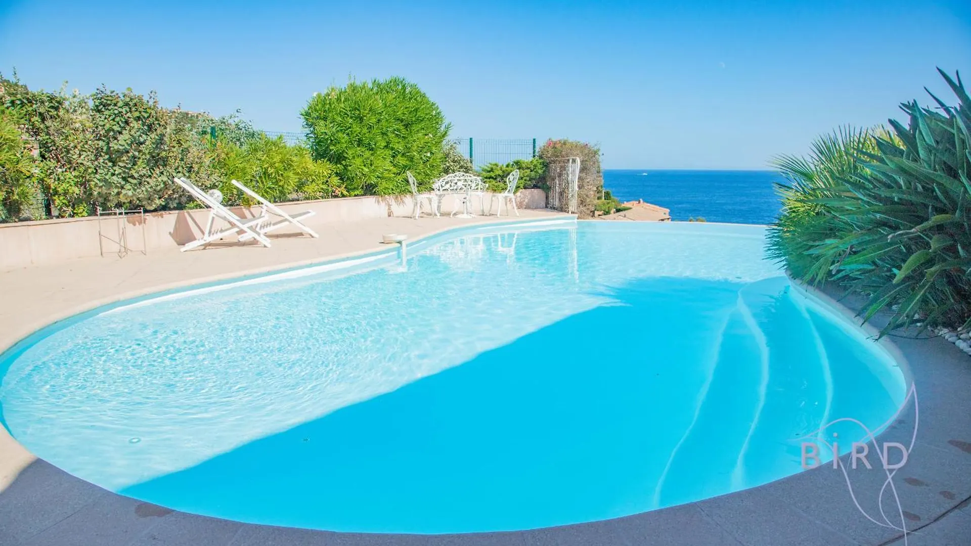 Sumptuous Villa With Sea View And Its Renovated Outbuilding In The Heart Of Théoule-sur-Mer