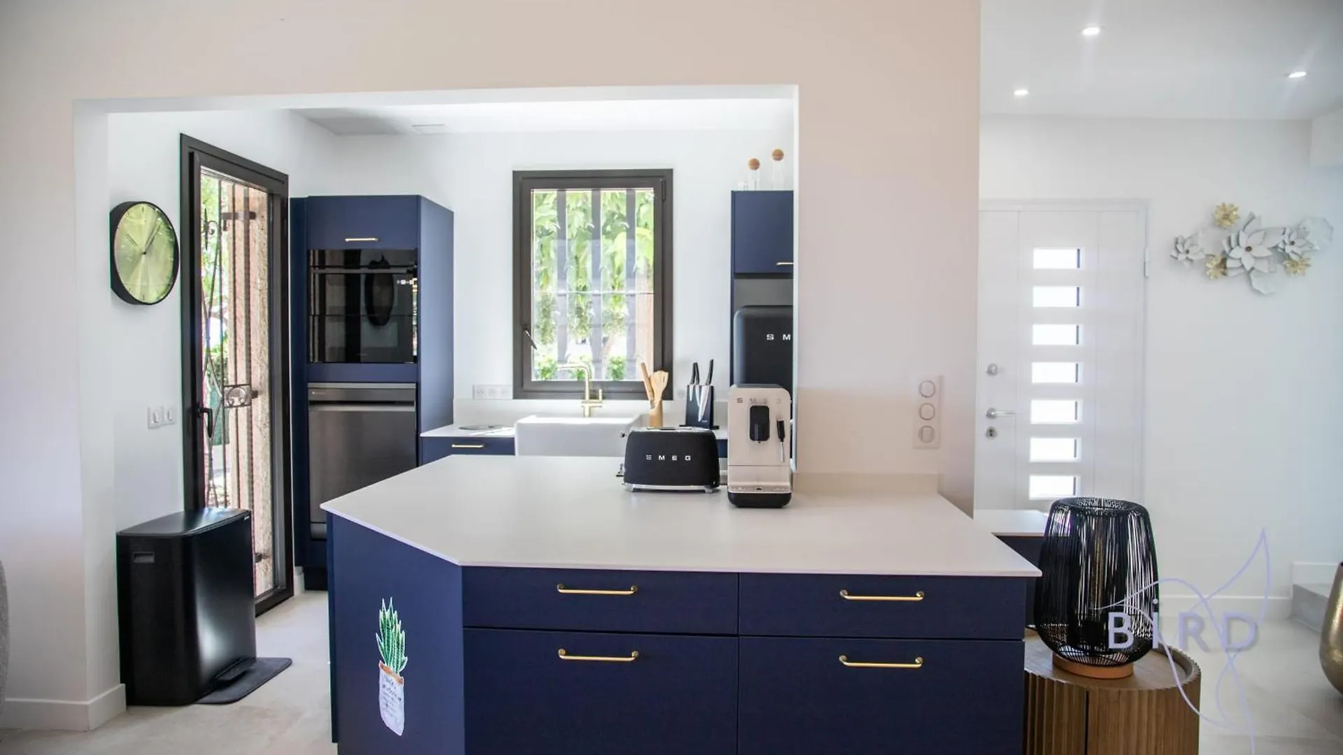 Sumptuous Villa With Sea View And Its Renovated Outbuilding In The Heart Of Théoule-sur-Mer