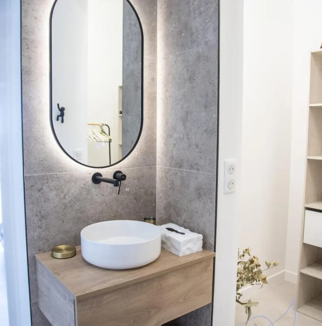 Sumptuous Villa With Sea View And Its Renovated Outbuilding In The Heart Of Théoule-sur-Mer