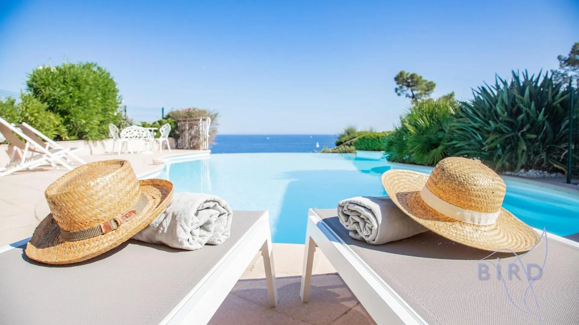 Sumptuous Villa With Sea View And Its Renovated Outbuilding In The Heart Of Théoule-sur-Mer